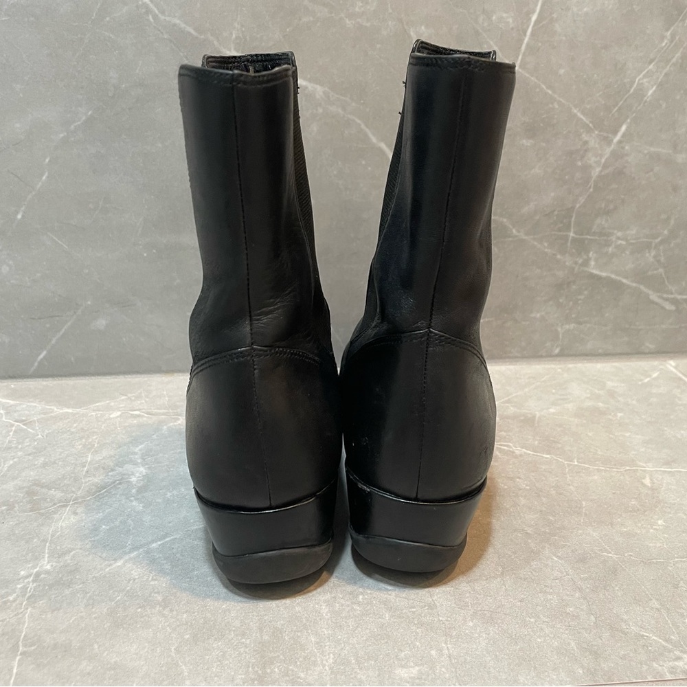 Kenneth Cole Reaction Women’s Classic Black Leather Ankle Chelsea Boots Size 7 - Picture 6 of 10
